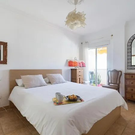 Big & Quiet Close To The With Elevator Apartment *